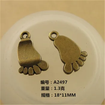 BoYuTe (100 vnt./lot) 18*11MM Antikvariniai bronza dengti kūdikio pėdukai Metalo lydinio pakabukai 