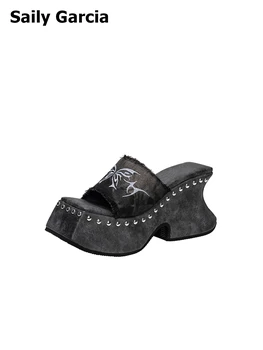 Natūralios odos kieto siuvinėjimo kniedės Aukštakulnės šlepetės Naujos kvadratinės atviros pirštinės Seksualios moteriškos skaidrės Punk stiliaus laisvalaikio Pltform batai