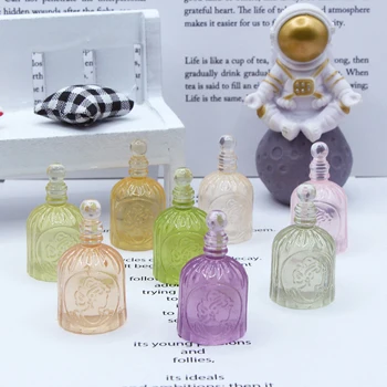 Dollhouse kvepalų buteliuko skalė Kvepalai Miniatiūriniai baldai Audinio modelis Mini lėlių namelio baldai Lėlių miegamasis Vonia Lėlių namai